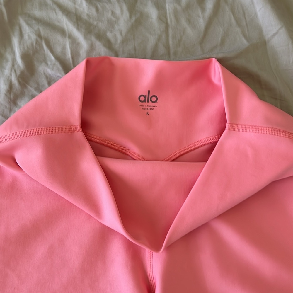 LIKE NEW ALO 5" Airlift Energy Short, Strawberry Lemonade, size S - Picture 3 of 5